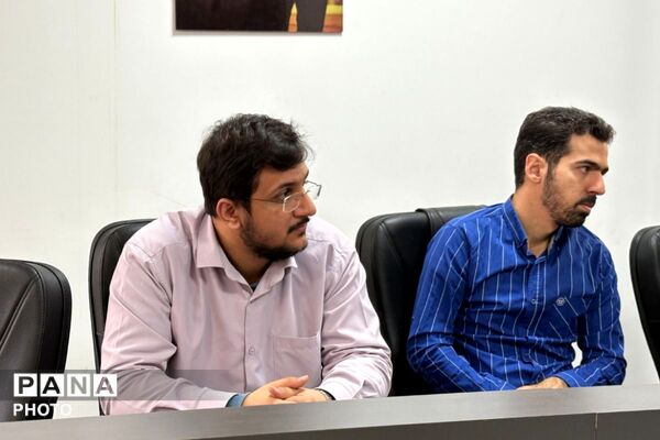 نشست صمیمی سرگروه‌ها به مناسبت هفته امور تربیتی