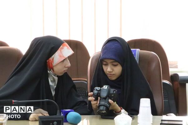 نشست اختتامیه دوازدهمین دوره مجلس دانش آموزی در استان سمنان