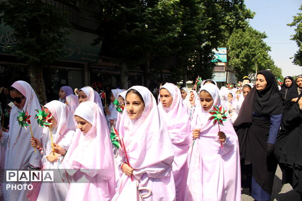  آغاز جشن بندگی دانش‌آموزان  شهرستان نظرآباد 