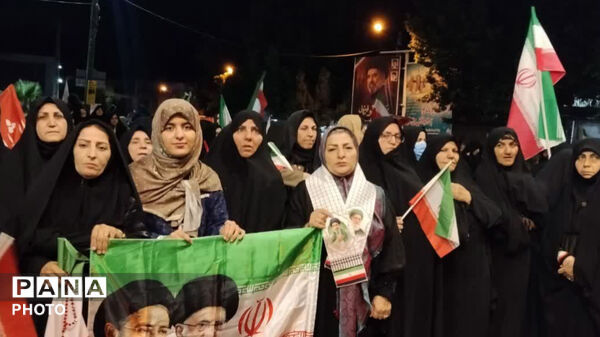 نود و هفت شب حضور حماسی و با شکوه مردم کوهدشت، در میدان امام خمینی(ره)