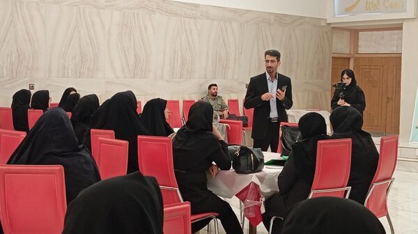دوره توانمندسازی زیست‌محیطی برای مراقبان سلامت مدارس ابتدایی در چهارمحال و بختیاری