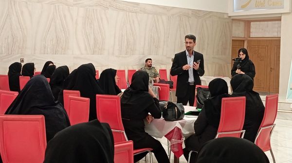 دوره توانمندسازی زیست‌محیطی برای مراقبان سلامت مدارس ابتدایی در چهارمحال و بختیاری