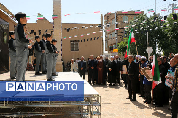 راهپیمایی یوم الله 15 خرداد از بیت امام راحل تا حرم حضرت معصومه(س)