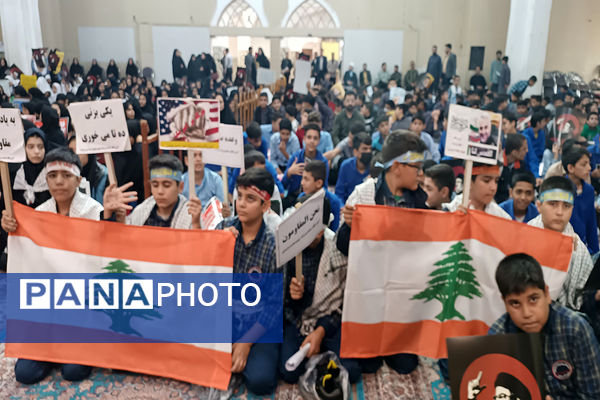 تجمع دانش‌آموزی شهرستان پیشوا در راستای محکومیت جنایات رژیم صهیونیستی اسرائیل