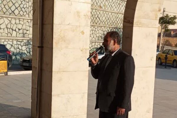 غبارروبی مزار شهدای گمنام در رودهن 