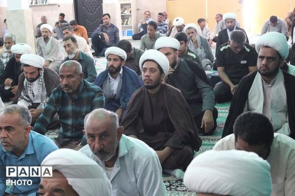 بشاگرد در قاب نماز جمعه