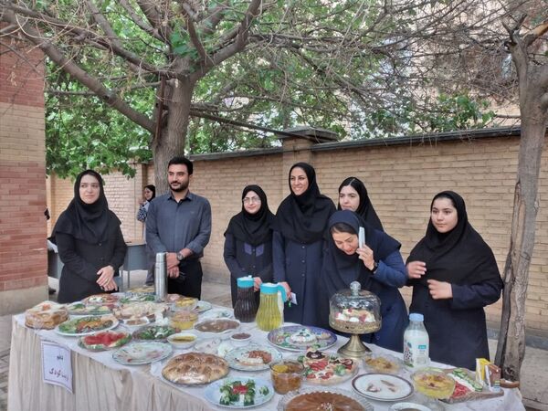 جشنواره صبحانه سالم در هنرستان موفقیان شهرستان نظرآباد