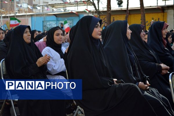 طنین زنگ انقلاب در بهارستان‌دو 