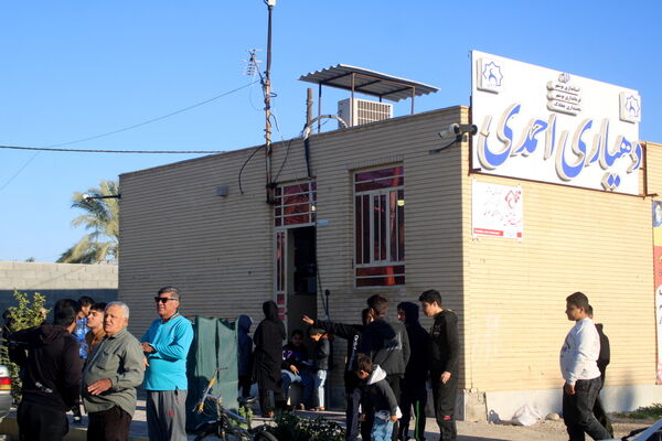 پیاده روی خانوادگی در روستای احمدی  شهرستان بوشهر