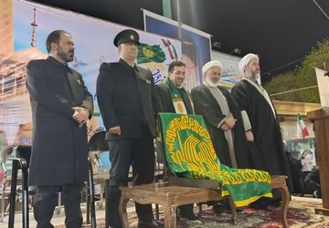 جشن ولادت امام رضا(ع) در اسکو با حضور خادمان حرم رضوی و پرچم متبرک


