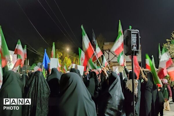 در حمایت از میدان و پیشگیری از فتنه و کودتا هستیم در خیابان 