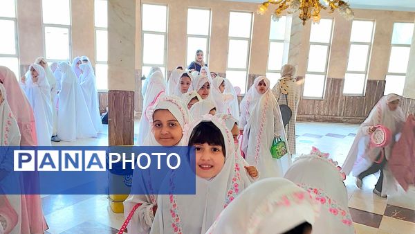 جشن بال‌های بندگی؛ دانش‌آموزان منطقه ۵ به سن تکلیف رسیدند