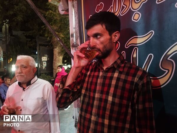 صد و هفتاد و سه شب عطر چای و کرامت؛ «چایخانه حضرت زهرا (س)» همچنان میزبان دل‌های بی‌قرار