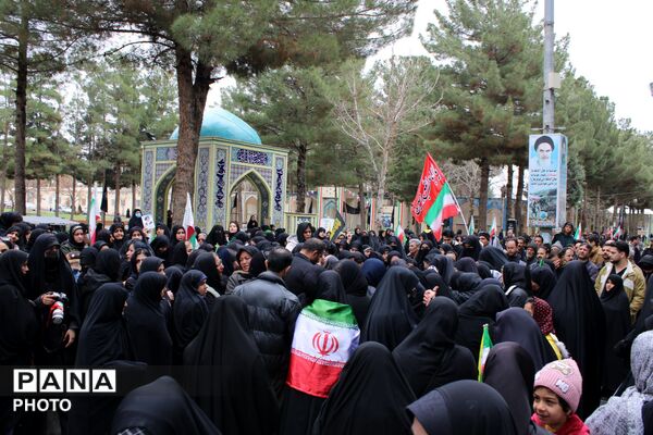 وداع با پیکر مطهر شهید فرشاد بنام در گلزار شهدا نیشابور 