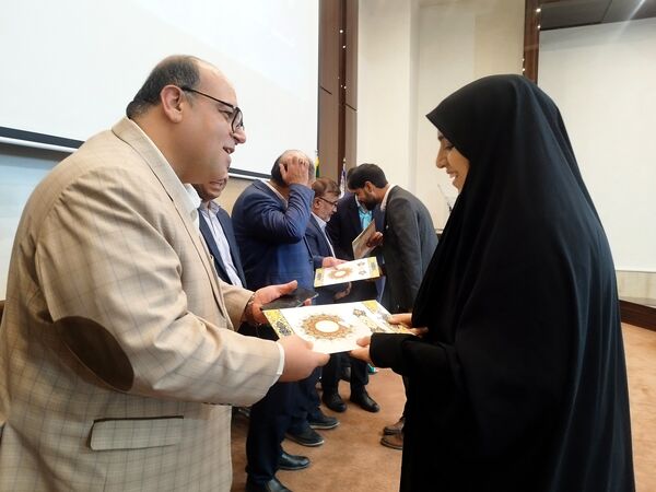 تجلیل از اصحاب رسانه توسط فرماندار و شهرداری‌های برخوار در سالن فرمانداری برخوار 