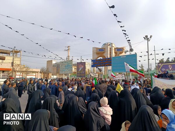 اجتماع «بیعت» فرهنگیان و دانش‌آموزان جعفرآباد با رهبر جدید انقلاب 