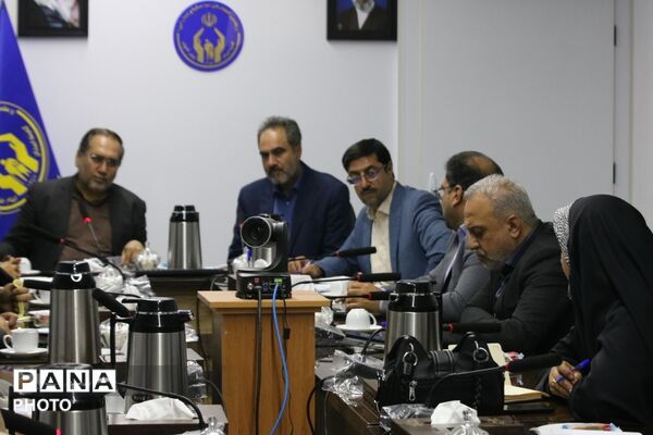 نشست توجیهی «جشن عاطفه‌ها» در یزد با همکاری کمیته امداد و سازمان دانش‌آموزی