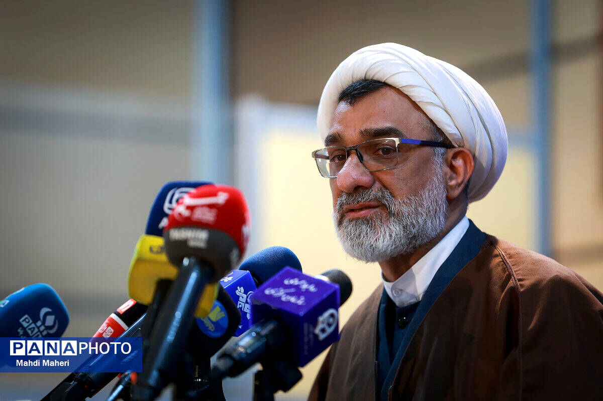 خسروپناه: مهم‌ترین وظیفه پساجنگ، ایجاد «امید به زیستن» در نسل جوان است