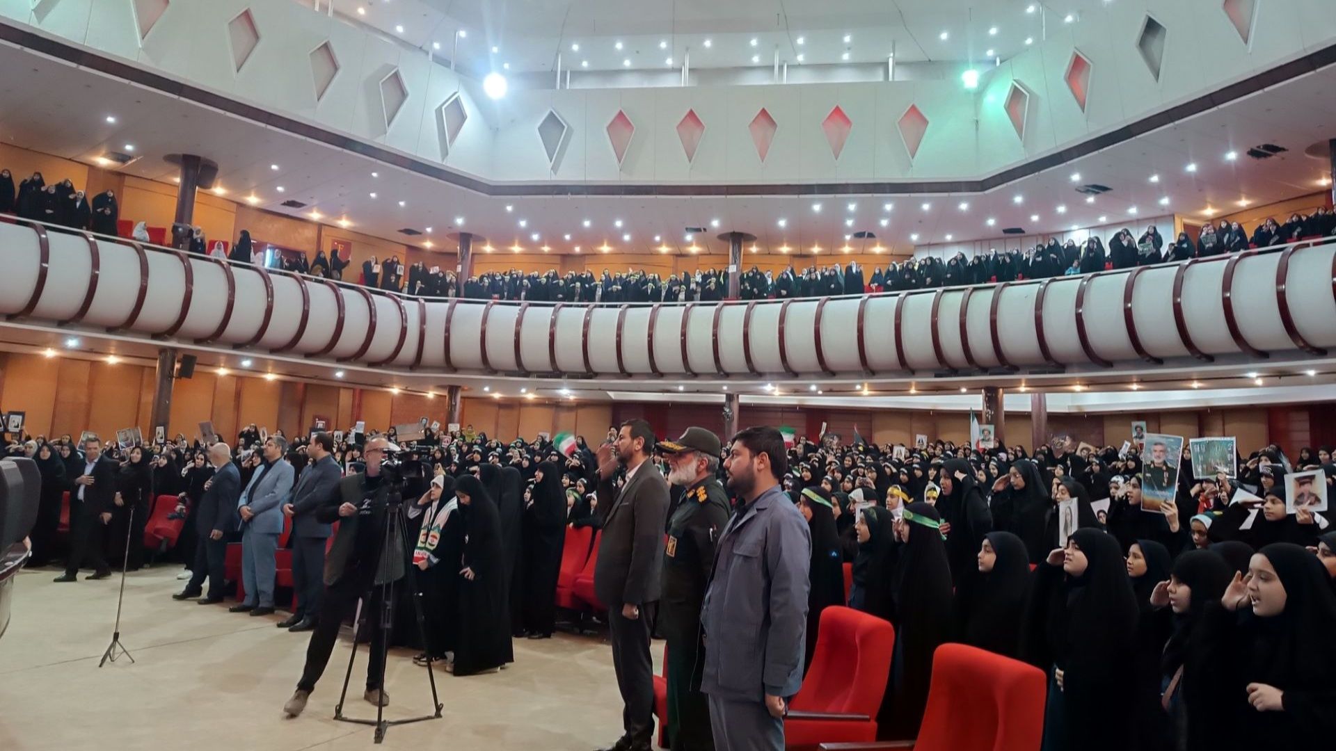 ویژه برنامه فاطمه بهانه خلقت در سالن همایش صدای و سیمای خراسان رضوی