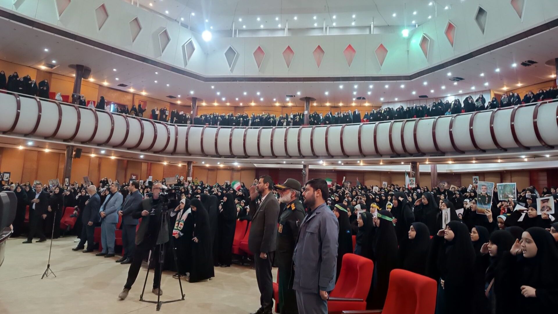 ویژه برنامه فاطمه بهانه خلقت در سالن همایش صدای و سیمای خراسان رضوی