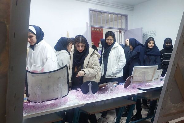 همدلی دانش‌آموزان، اولیاء و معلمان در جشن خلاقیت هنرستان کارآفرینان بهارستان دو