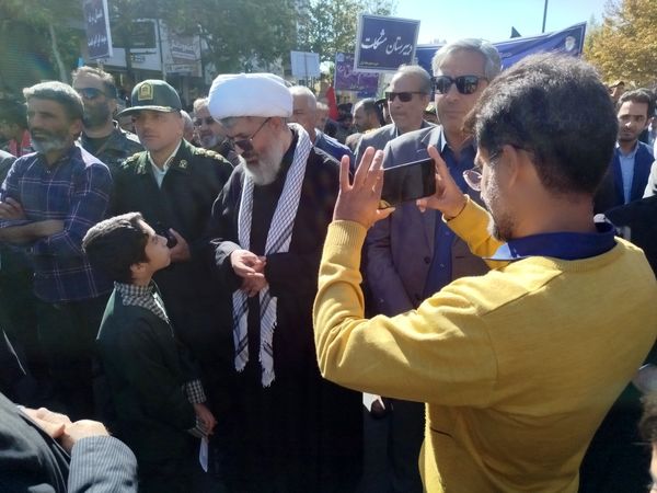 مردم کاشمر با گام‌های استوار در مسیر آرمان‌های انقلاب گام برداشتند 