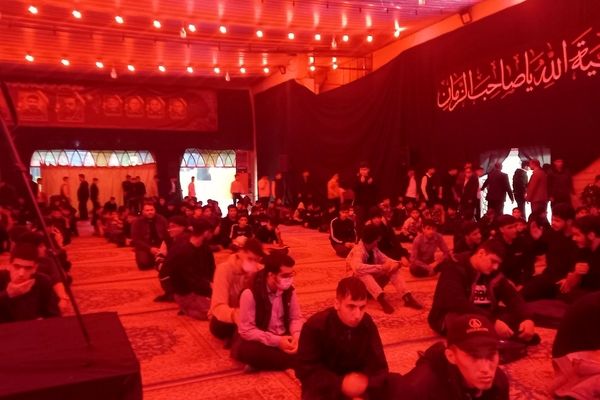 مراسم عزاداری هیئت‌های دانش‌آموزی مدارس پیشوا به مناسبت شهادت امامزاده جعفر(ع) در حرم مطهر آن حضرت