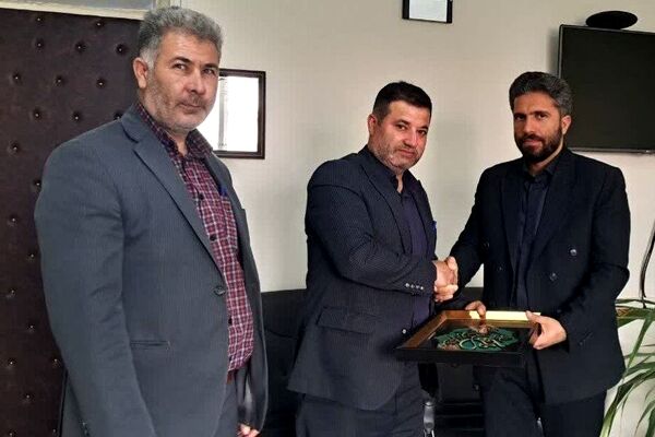 آینده اخلاقی و اجتماعی جامعه در گرو تلاش‌های معلمان است