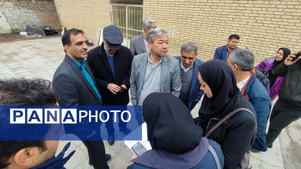 بازدید مدیرکل نوسازی مدارس جهت احداث مدرسه‌ای جدید در ناحیه۶ مشهد