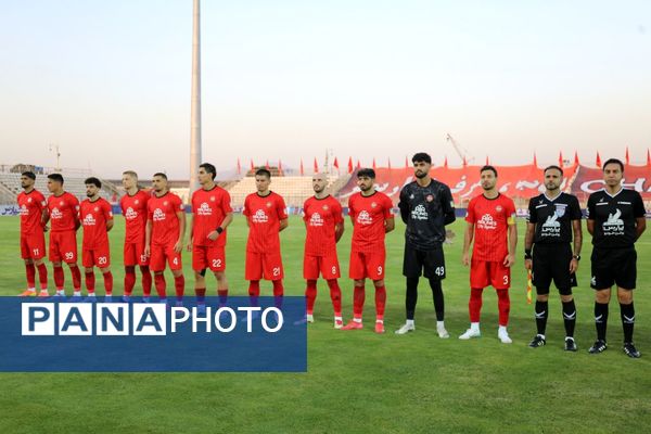 بازی تراکتور و استقلال در تبریز