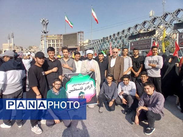 تشیع پیکر مطهر شهید عباس نیلفروشان با حضور پر شور مردم