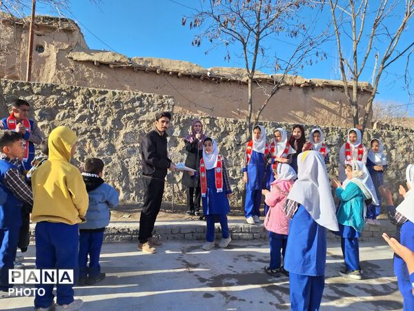 روز بدون کیف در آموزشگاه شهید ذوالفقاری روستای احمد آباد
