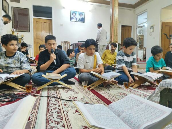 محفل قرآنی چهل شب با چهل شهید در بیت معظم شهدا شهرستان کاشمر 