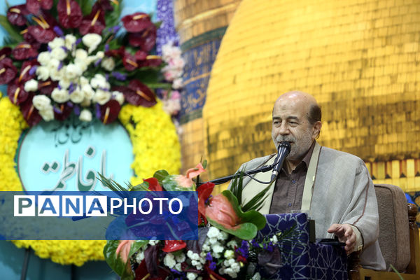 محفل کرسی ملی تلاوت نوجوانان فاطمی در حرم حضرت معصومه(س)