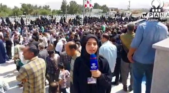 مراسم تشییع پیکر جانباز مدافع وطن پاسدار شهید محمد ثقفی در گلزار شهدای شهرستان شهرضا 