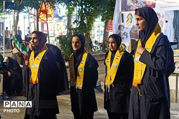 غرفه شهدای دانش آموز ورامین میزبان شما در میدان امام حسین با برنامه‌های فرهنگی