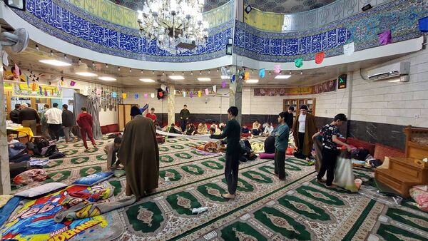 اعتکاف دانش‌آموزی در مسجد زینب کبری (س) تهران