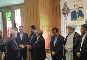 برگزاری مراسم تکریم از حاج ابوالفضل هندویان با حضور وزیر آموزش و پرورش