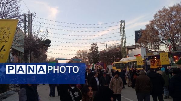 مهمانی کیلومتری اعیاد شعبانیه در خیابان امام خمینی نیشابور 