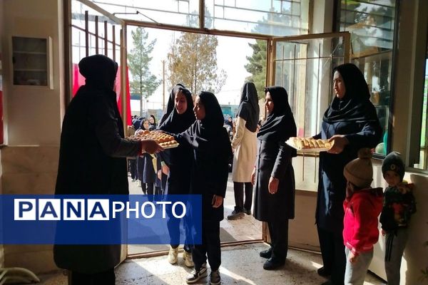 گلبانگ زنگ چهل و هفتمین پیروزی انقلاب اسلامی در مدرسه شهید مجید دهنوی 