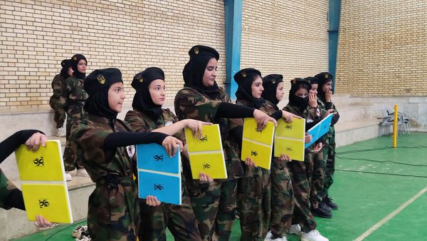 تجلیل از هنرجویان انجمن کونگ فو آزاد شهر دستنا