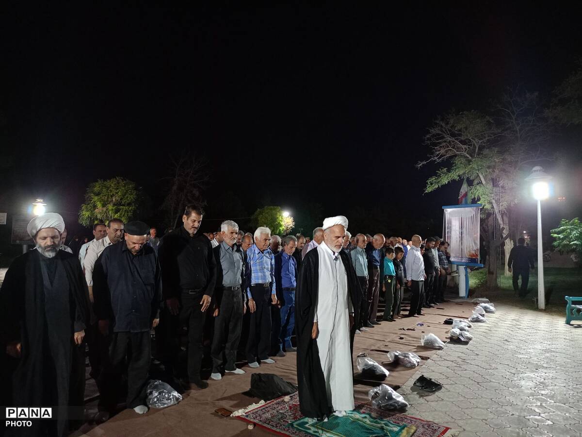 نمازی به شوق صرفه جویی برق