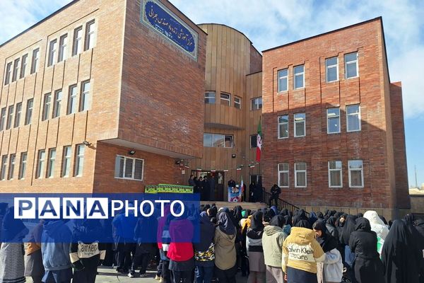 گلبانگ زنگ انقلاب در دبیرستان هجرانی پردیس