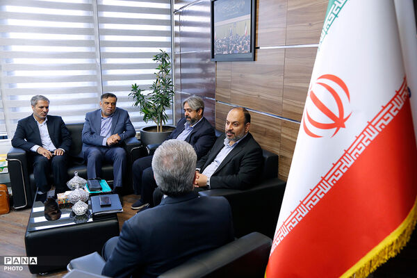 بازدید معاون پرورشی و فرهنگی از مرکز اطلاع‌رسانی و روابط عمومی وزارت آموزش و پرورش