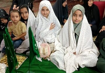 همایش «سه ساله‌های حسینی» در مسجد امام حسین(ع) شهر بن برگزار شد