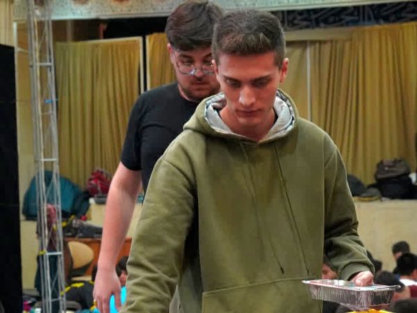 جلوه‌ای از اعتکاف دانش‌آموزی در مسجد امام علی‌بن‌ابی‌طالب (ع)