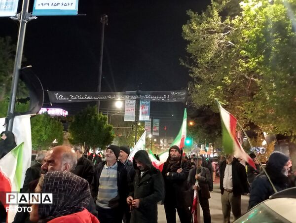همدلی و هم صدایی مردم غیور نیشابور در اجتماعات شبانه