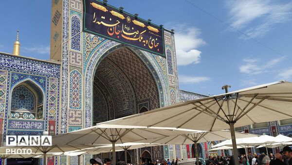 تداوم مراسم‌های عزاداری و حضور گسترده زائران در حرم مطهر رضوی 