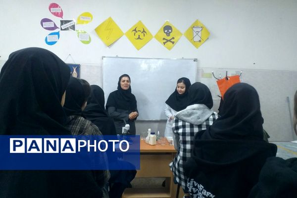  کارگاه‌های علمی و پژوهشی در مدرسه شهید همت شهرستان ملارد 