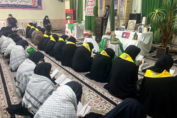 برگزاری مراسم یادواره شهدا در آموزشگاه شاهد 16